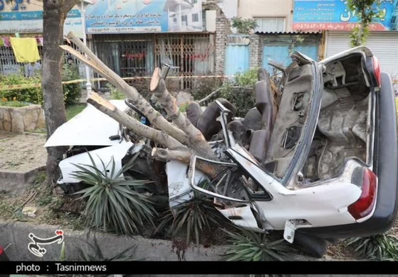 متلاشی شدن ارابه مرگِ سایپا در تصادف با درخت: مرگ دلخراش دختر و پسر جوان سرنشین پراید (عکس)
