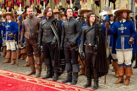 معرفی و نقد فیلم سه تفنگدار: دارتانیان 2023 The Three Musketeers: D'Artagnan : پرهزینه و پرستاره!