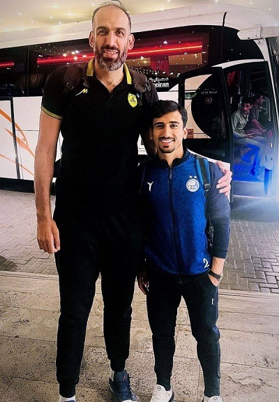 تصویر وایرال شده از اختلاف قدی ستاره بسکتبال با بازیکن استقلال! (عکس)