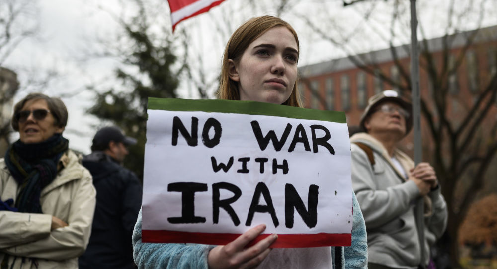 خاورشناس مطرح روس: پاسخ موشکی تهران مانع از بروز جنگی تمام عیار بین 