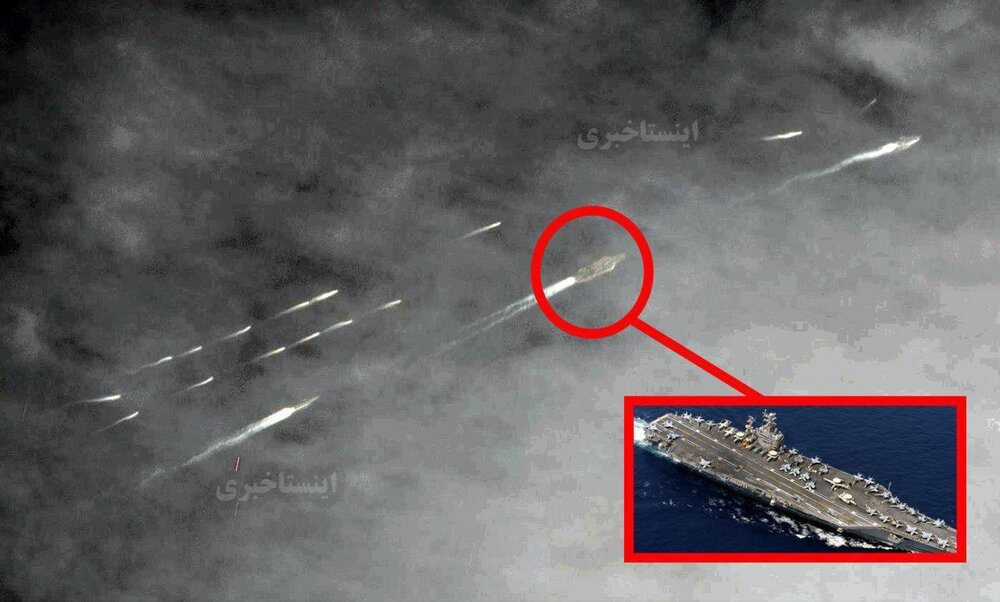 قایق‌های تندروی سپاه در نزدیکی ناو هواپیمابر آبراهام لینکن در خلیج فارس (عکس)