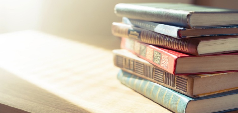 پنج کتاب که از دید افراد موفق خواندن آنها باعث پیشرفت در زندگی خواهد شد