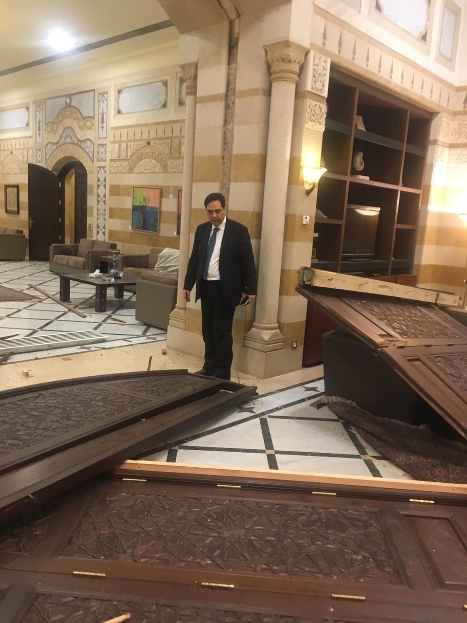 نقطه صفر انفجار و محل كار نخست وزير لبنان پس از انفجار بزرگ (عكس)