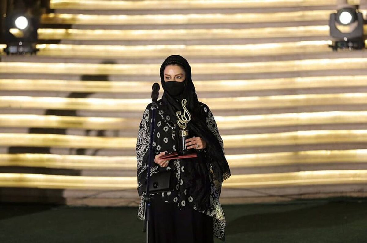 پوشش متفاوت مریلا زارعی در جشن حافظ (عکس)