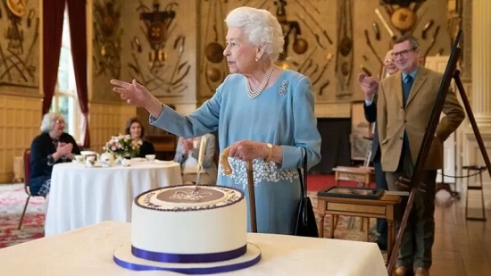 از کیک تولد ملکه انگليس تا کیک بهنوش بختیاری!