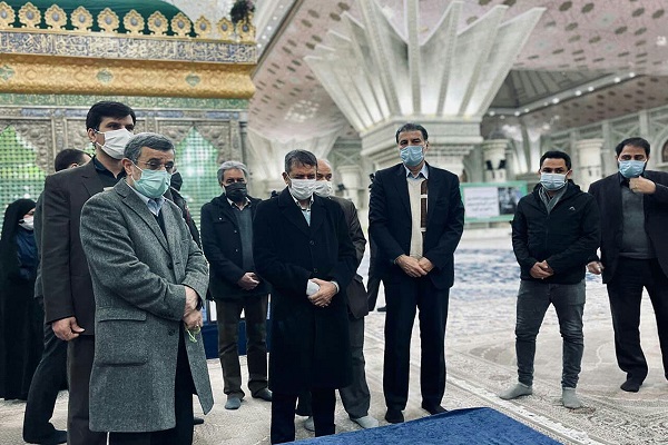 حضور احمدی نژاد در حرم امام؛ سید حسن خمینی به استقبال او نرفت (عکس)