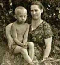 عکس قدیمی از دوران کودکی پوتین در کنار مادرش