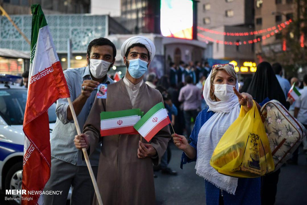 عکسی از جشن هواداران رییسی در تهران