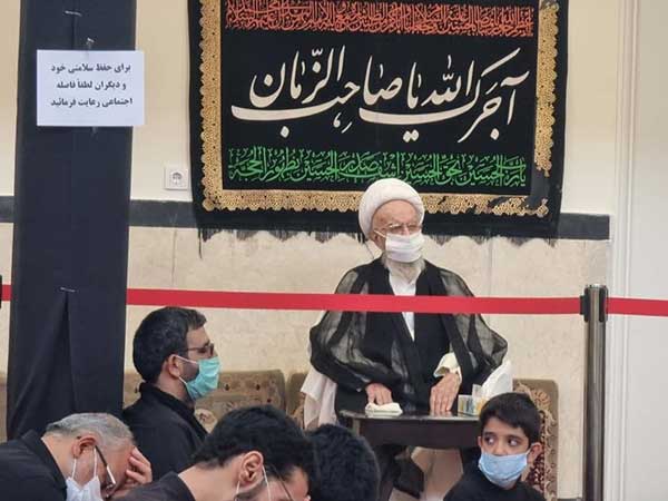 عزاداری متفاوت آیت‌ الله مکارم شيرازى در روز عاشورا