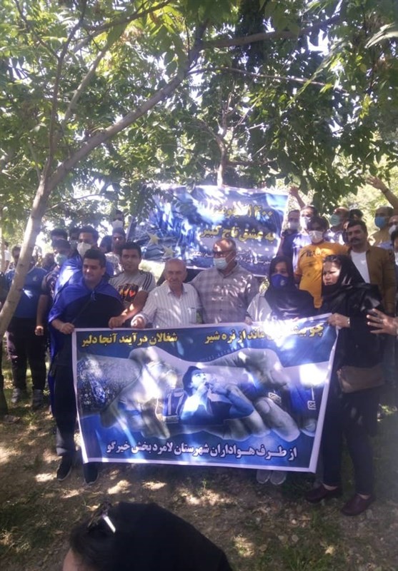 حمایت هواداران استقلال از مجیدی و شعار علیه مدیران (+ عکس)