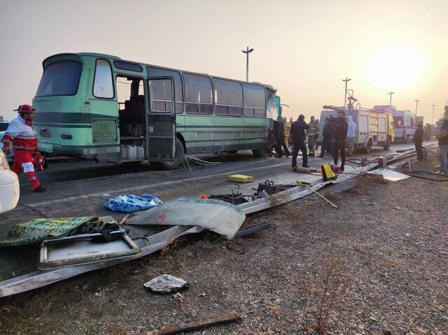تصادف ۲ اتوبوس در محدوده فرودگاه امام با یک کشته و ۴۸ مصدوم