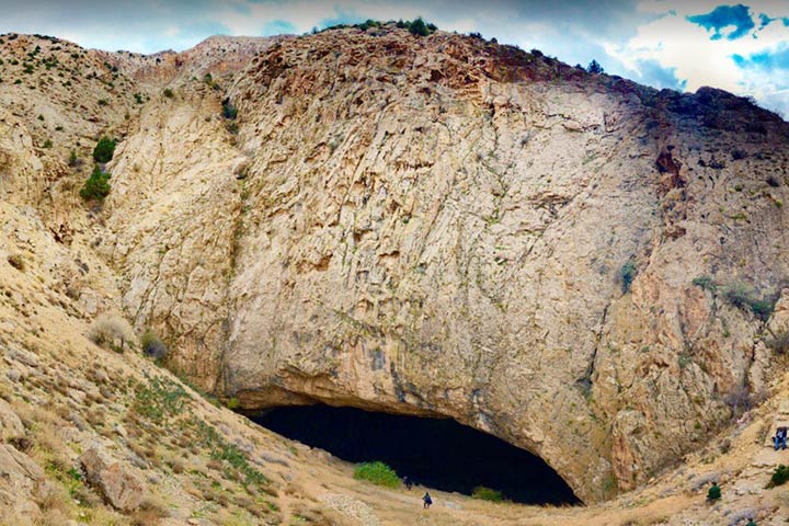غار رودافشان: پدیده‌ای شگفت‌انگیز در دماوند