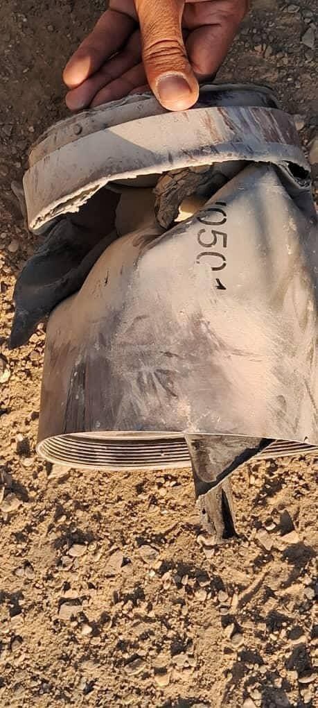 بقایای موشک پاکستانی در سراوان (عکس)