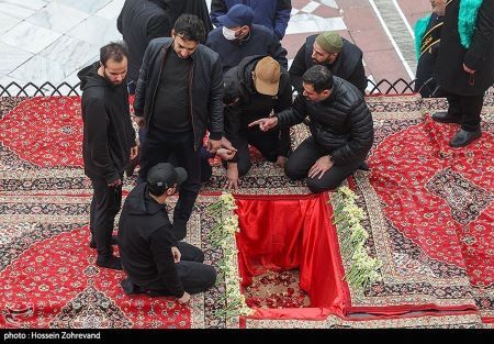 مراسم خاکسپاری شهید سیدرضی موسوی در آستان مقدس امامزاده صالح (تصاویر)