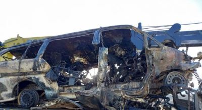 فاجعه در اتوبان قم - کاشان: واژگونی و آتش‌سوزی سواری ون با 7 کشته و 5 مصدوم +عکس
