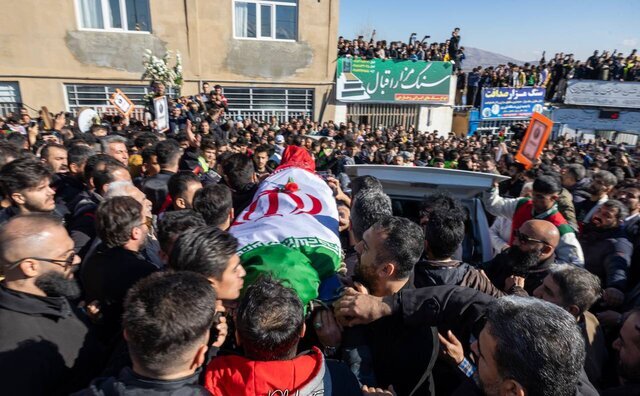 پیکر فریار امینی‌ پور در سقز به خاک سپرده شد