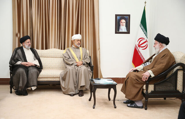 عکس: دیدار سلطان عمان با رهبر انقلاب