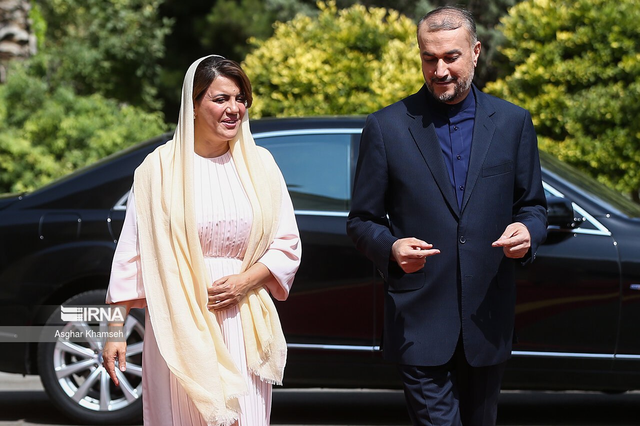 حجاب وزیر خارجه لیبی در دیدار با وزیر خارجه ايران (عكس)
