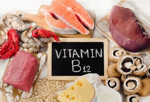 علائم و دلایل کمبود ویتامین B۱۲ در بدن و منابع تامين آن