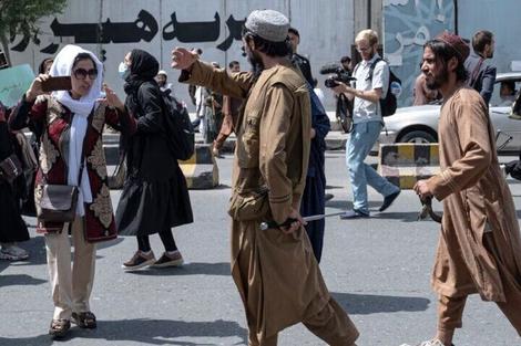 روزنامه جمهوری اسلامی به مسئولان: کی قرار است متوجه تهدید طالبان شوید؟