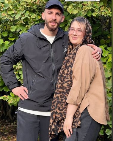 عکسی تازه از مهاجم مغضوب سرمربی پرسپولیس و همسرش