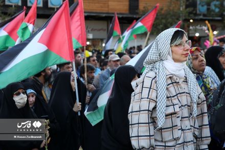 پوشش دختران و زنان در راهپیمایی حمایت از غزه در تهران