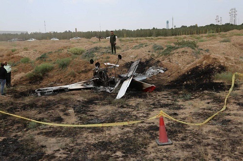سقوط یک فروند هواپیمای نظامی در کازرون+ عکس