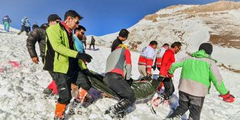 پیکر 2 کوهنورد حادثه ریزش بهمن در اشترانکوه پیدا شد، 3 نفر همپنان مفقود