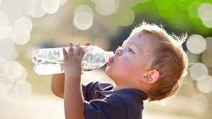 نکات مهم در مورد آب آشامیدنی برای کودکان