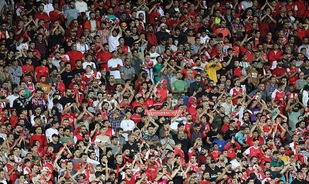 سرود ویژه هواداران پرسپولیس در استادیوم مملو از جمعیت آزادی