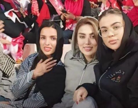 همسران 3 بازیکن پرسپولیس شاهد کامبک تاریخی برای صدرنشینی لیگ برتر بودند (عکس)