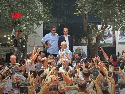 استقبال بی نظیر بازار شوش تهران از دکتر پزشکیان (تصاویر)
