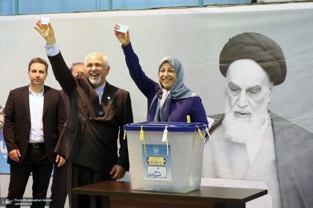 ژست جالب ظریف و عارف هنگام رای دادن (عکس) / محسن هاشمی هم رای داد
