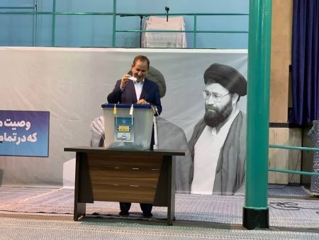 انتخابات ریاست جمهوری 1403: سیدحسن خمینی، سید محمد خاتمی و حسن روحانی رای دادند / مسعود پزشکیان اینگونه پس از رای دادن واکنش نشان داد (عکس + ویدئو)