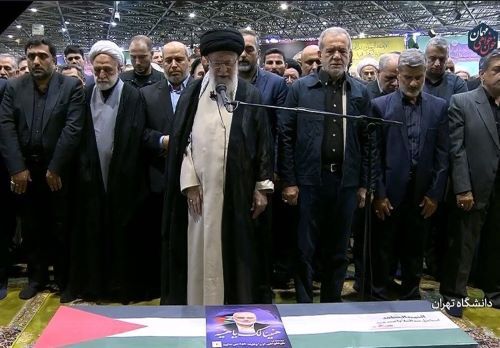 مراسم تشییع پیکر شهید «اسماعیل هنیه» در تهران / رهبر انقلاب بر پیکر هنیه نماز خواندند