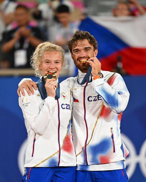 زوج تنیسور پس از طلاق، در المپیک پاریس طلای مشترک گرفتند! + عکس