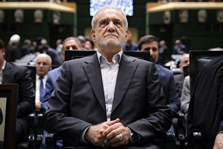 حقوق ۱۰۰۰ دلاری رئیس جمهور آینه تمام قد اقتصاد ایران! حقوق ۱۰۰۰ دلاری رئیس جمهور آینه تمام قد اقتصاد ایران!