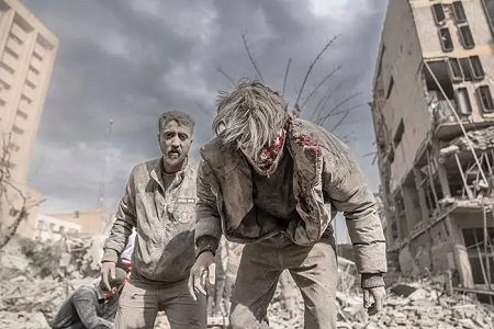 کمک آمریکا و اسرائیل به میدان فردوسی تهران رسید (عکس)