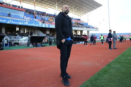 یک ایتالیایی به استقلال اضافه می شود یک ایتالیایی به استقلال اضافه می شود