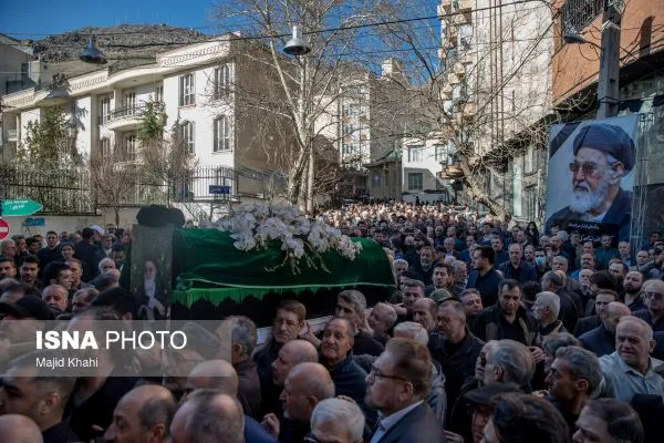 سیدحسن خمینی، خاتمی، کروبی و ناطق نوری در مراسم تشییع امام جمارانی (عکس) سیدحسن خمینی، خاتمی، کروبی و ناطق نوری در مراسم تشییع امام جمارانی (عکس)