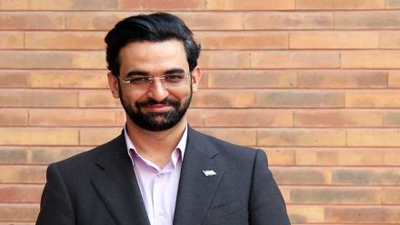 کری خوانی و متلک سنگین وزیر سابق پرسپولیسی به استقلالی ها!