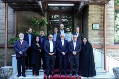 دیدار عارف با اعضای دفتر سیاسی حزب کارگزاران سازندگی