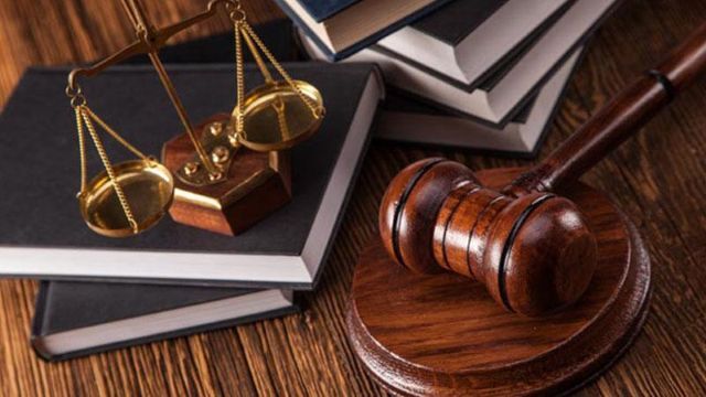 چگونه با رشته حقوق مهاجرت کنیم؟ راهنمای جامع از تحصیل تا کاریابی موفق در خارج از کشور 