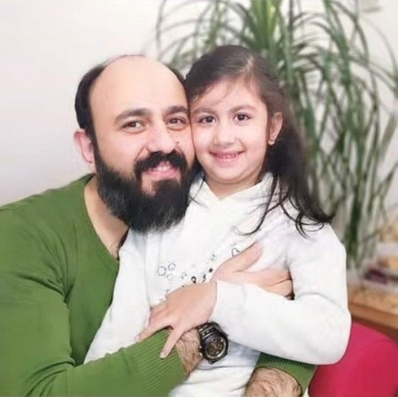 نمایش تصویر احسان اشراقی و دخترش و بغض سخنگوی وزارت خارجه/ آنها بمب اتم نداشتند و جرمشان زندگی کردن بود+ عکس