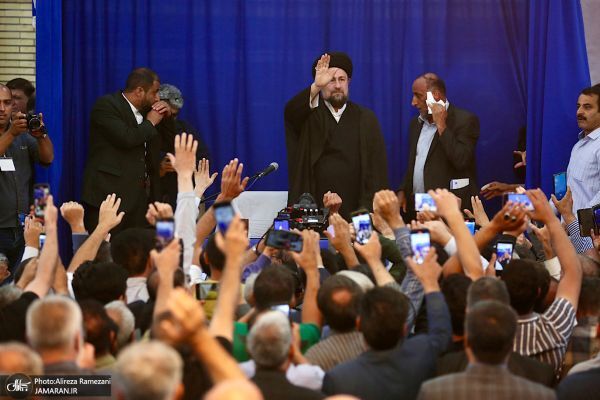 سید حسن خمینی: جمهوری اسلامی باید به جنگ محرومیت برود و نباید از توده‌های مردم جدا شود / گزارش تصویری حضور یادگار امام در روستای خیارج قزوین