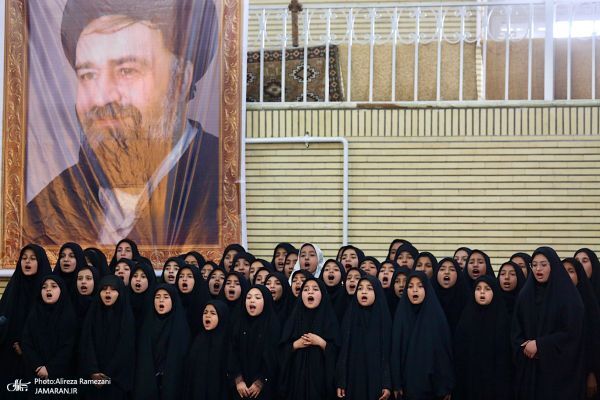 سید حسن خمینی: جمهوری اسلامی باید به جنگ محرومیت برود و نباید از توده‌های مردم جدا شود / گزارش تصویری حضور یادگار امام در روستای خیارج قزوین