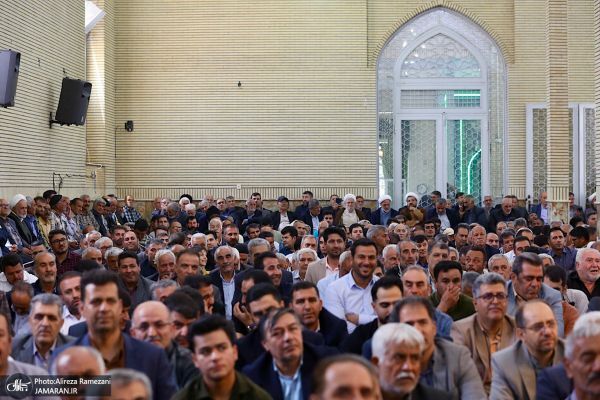 سید حسن خمینی: جمهوری اسلامی باید به جنگ محرومیت برود و نباید از توده‌های مردم جدا شود / گزارش تصویری حضور یادگار امام در روستای خیارج قزوین