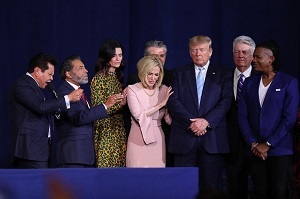 اونجلیست‌ها در آرزوی جنگ گسترده‌تر آمریکا با ایران؛ آن‌ها معتقدند این درگیری نشانه نزدیکی به آخرالزمان و بازگشت حضرت عیسی است