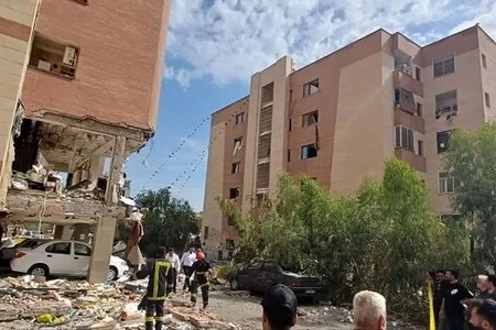 انفجار شدید در یک مجتمع‌ مسکونی در قم با 7 مصدوم/ یک واحد آپارتمانی تخریب شد (+عکس)