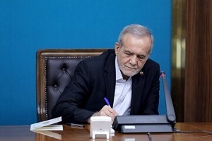 انتقاد از سفر رئیس‌ جمهور با تاکسی